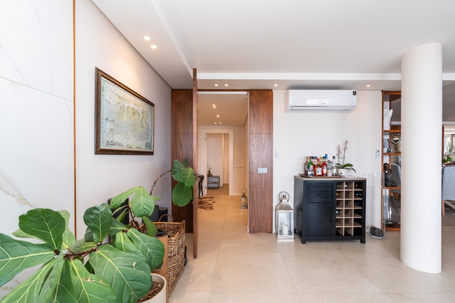 To Let 4 Bedroom Property for Rent in Fresnaye Western Cape